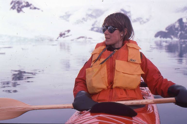 En 1991 integró un grupo de expedición en Puerto Neko en la Antártida para investigar científicamente las orcas usando kayaks como medio de transporte.