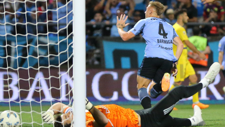 Belgrano le ganó a Boca 4 a 3 en una noche que tuvo de todo en Córdoba. El festejo de Barinaga