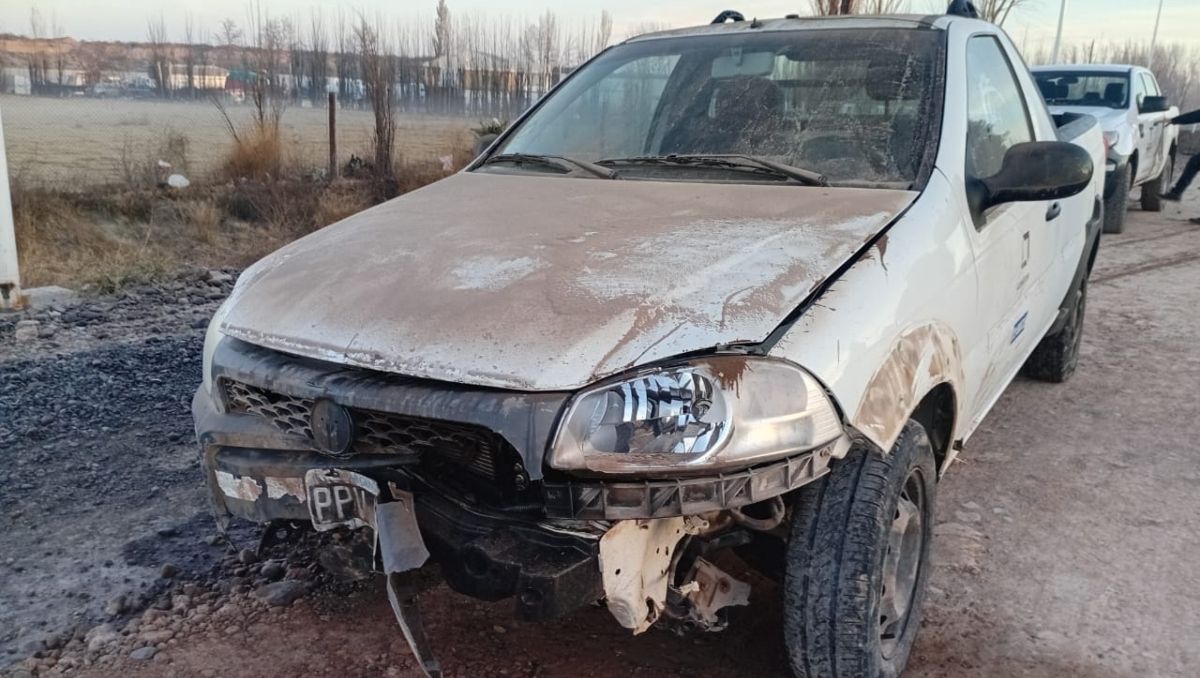 Obras en Ruta 7: un conductor se salió del camino habilitado y chocó contra un montículo de tierra