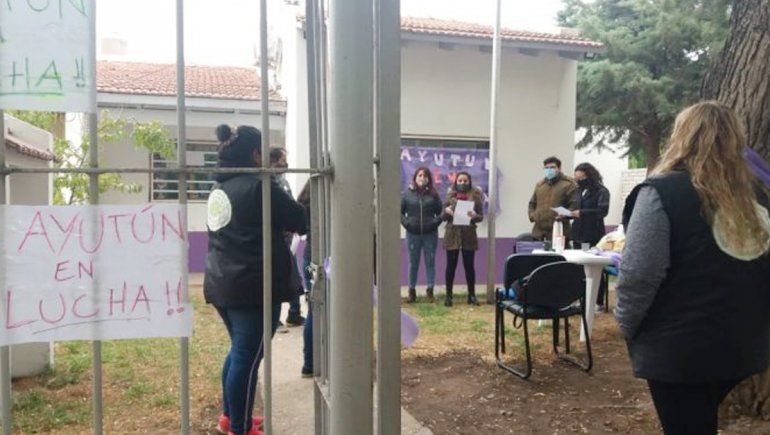 Profesionales denuncian por maltrato a funcionarios municipales