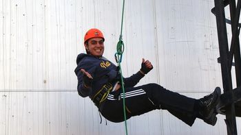 Luis Pirri Gramajo tenía 34 años y llevaba diez en servicio cuando murió alcanzado por las llamas en un incendio en Comodoro Rivadavia. Su esposa esperaba un bebé. Luis Pirri Gramajo tenía 34 años y llevaba diez en servicio cuando murió alcanzado por las llamas en un incendio en Comodoro Rivadavia. Su esposa esperaba un bebé.
