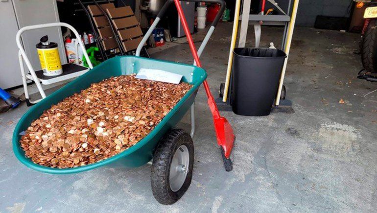 Le pagaron el último sueldo con 90.000 monedas de 1 centavo