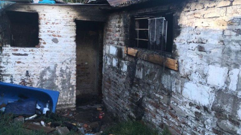 Incendió la casa de su ex y sin querer quemó la del vecino