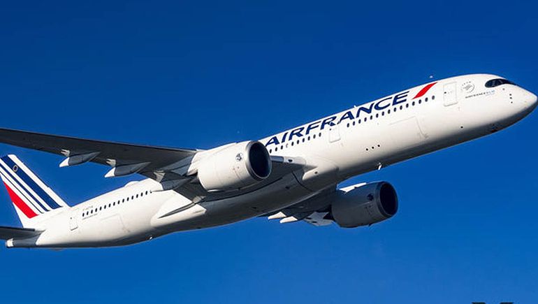 La aerolínea las dejó abandonadas y cobrarán casi un millón de pesos