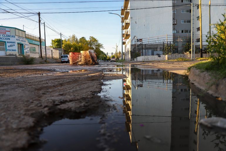 El derrame cloacal en San Luis y Beltrán en barrio Nuevo / Foto
