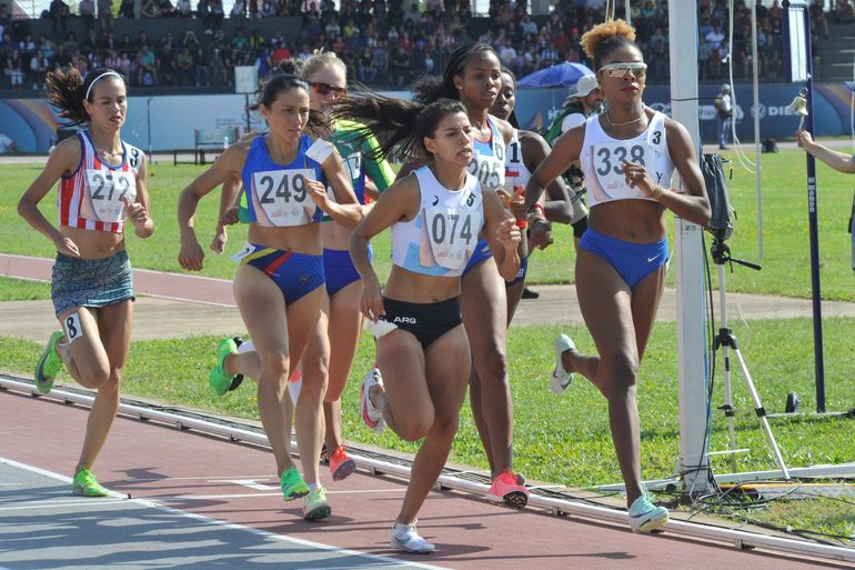 Martina Escudero quedó quinta en los 800 metros. (Foto: Sergio Dovio)