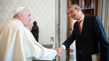 nelson castro papa francisco.png