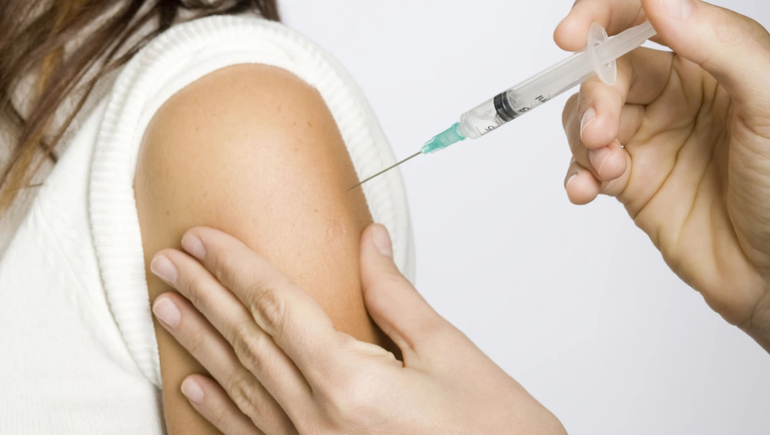 La vacuna contra la gripe redujo un 90% la mortalidad por COVID-19