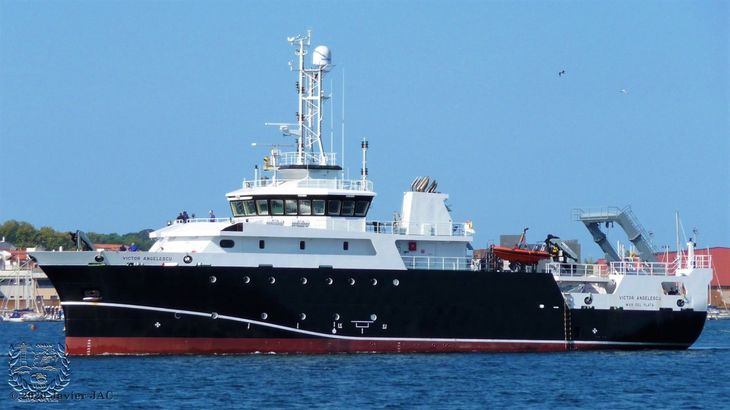 El barco científico Víctor Angelescu, que monitorea los sotcks.