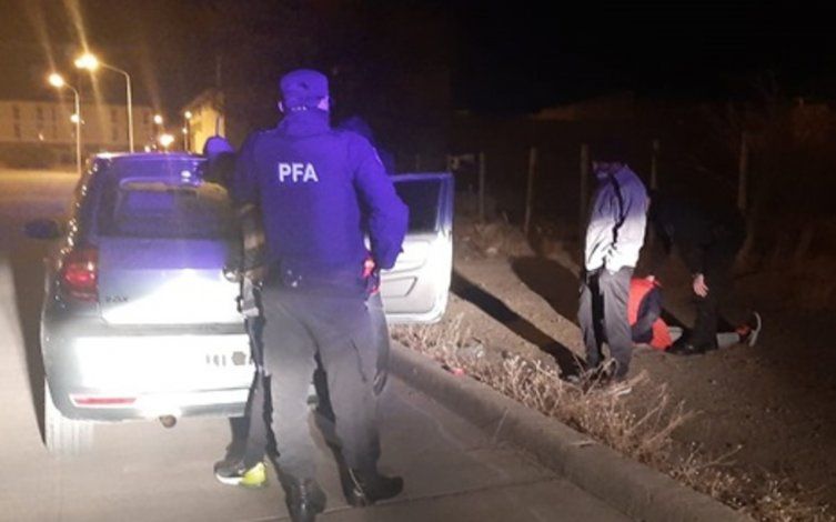Zapala: dos detenidos con marihuana dentro de un auto