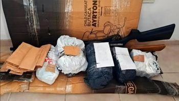 Los voy a matar a tiros, gritó un chico de 13 años en una escuela de La Pampa: en su casa había un arsenal. Los voy a matar a tiros, gritó un chico de 13 años en una escuela de La Pampa: en su casa había un arsenal.