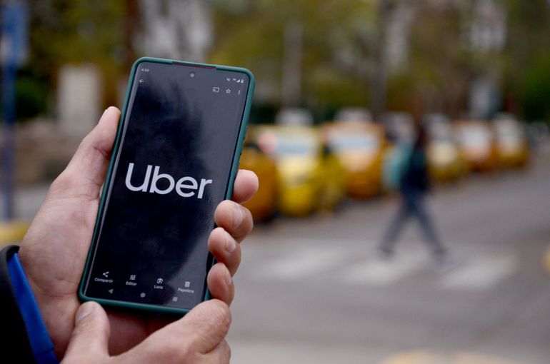 Un taxista ayudó a un Uber a recuperar su auto robado: el caso que desató polémica por la Ley de Reiterancia