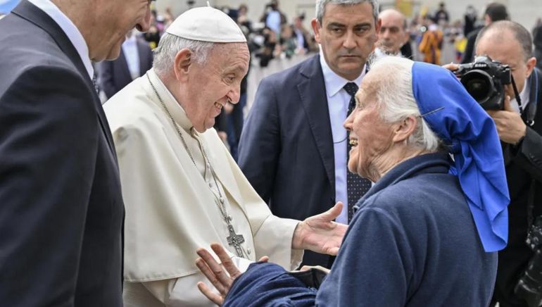 Sor Geneviève Jeanningros y el Papa Francisco forjaron una amistad que se mantuvo inalterable a lo largo de muchos años. Sor Geneviève Jeanningros y el Papa Francisco forjaron una amistad que se mantuvo inalterable a lo largo de muchos años.