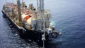 El negocio mundial del GNL gira hacia los buques licuefactores. | LM Neuquen El negocio mundial del GNL gira hacia los buques licuefactores.