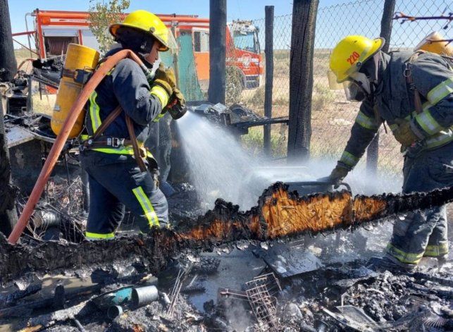 Un perro causó el incendio de un galpón en Centenario