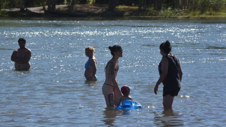 Los neuquinos disfrutaron de los balnearios en el comienzo del año
