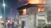 El trágico incendio ocurrió en la planta superior de un inmueble de barrio Bouquet Roldán de Neuquén