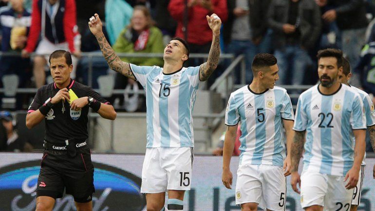 Cuesta hizo su debut con la albiceleste y encima se anotó en la red.