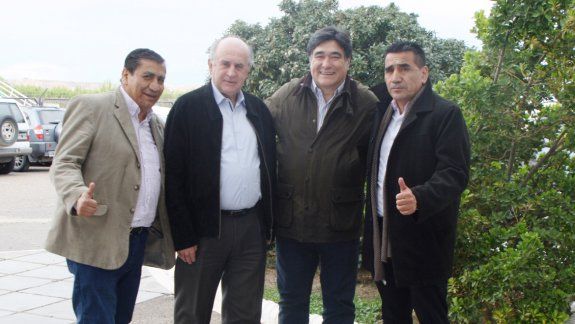 Oscar Parrilli, Carlos Zannini y Ramón Rioseco. Los tres posaron para la foto el sábado, en Neuquén.