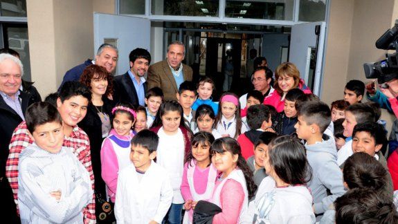Sapag, presente en la inauguración de la escuela de Villa Traful.