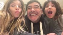 el sentido posteo de dalma y gianinna en el cumpleanos 65 de diego maradona el sentido posteo de dalma y gianinna en el cumpleanos 65 de diego maradona