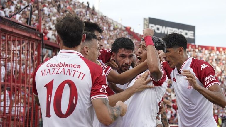 Huracán subió a la sexta posición en la Zona A.