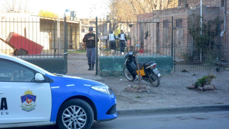 En el almacén allanado secuestraron cocaína fraccionada para la venta.