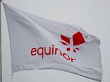 FOTO DE ARCHIVO: El logotipo de Equinor en una bandera en Stavanger, Noruega, el 5 de diciembre de 2019. REUTERS/Ints Kalnins