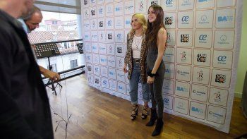 pura complicidad entre tini y lali