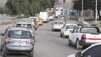 el motivo detras del control de la policia que genero caos en el puente carretero el motivo detras del control de la policia que genero caos en el puente carretero