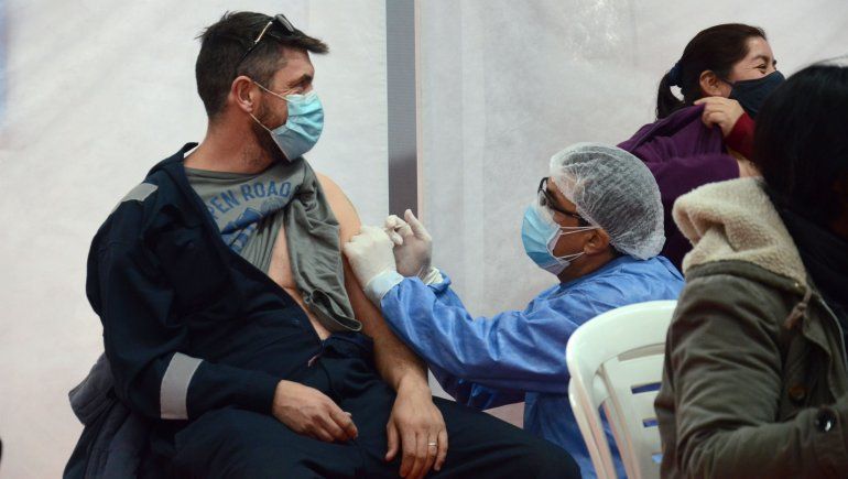 Hoy habrá vacunación a demanda para mayores de 35 años