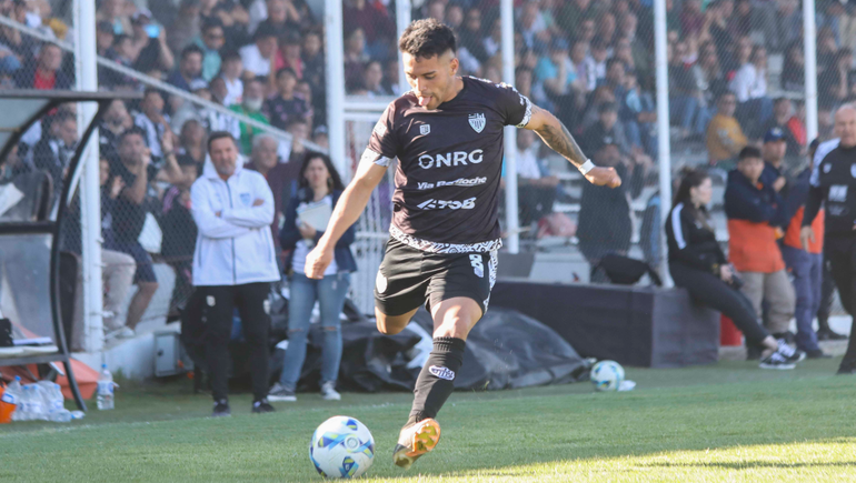 Amarfil comenzó como capitán del equipo hasta que fue expulsado. Foto: Anahí Cárdena 