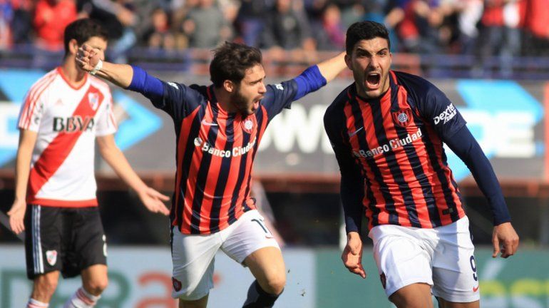 San Lorenzo venció a River y le dio aire a Boca en la punta del torneo