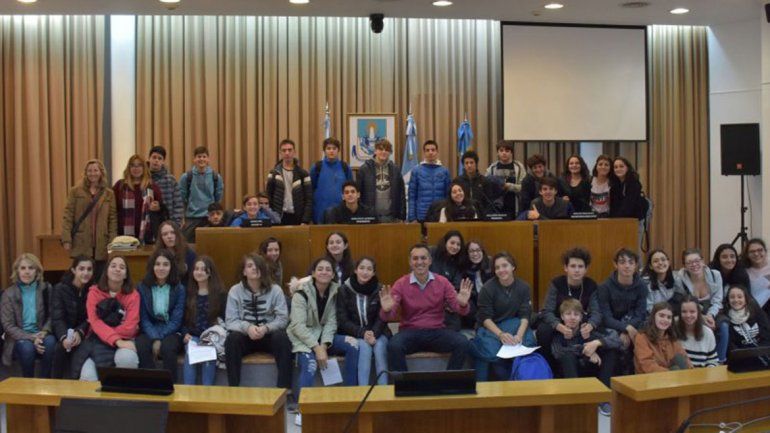 Estudiantes visitaron el Deliberante y conocieron su actividad