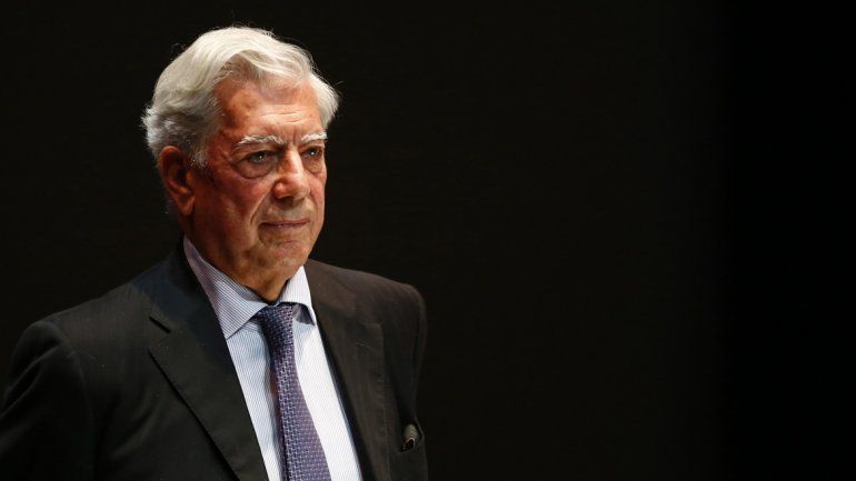 Vargas Llosa también negó haber invertido en una empresa offshore