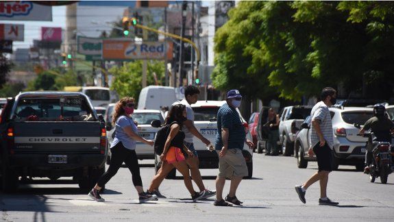 El domingo arrancó con 212 nuevos positivos en Neuquén