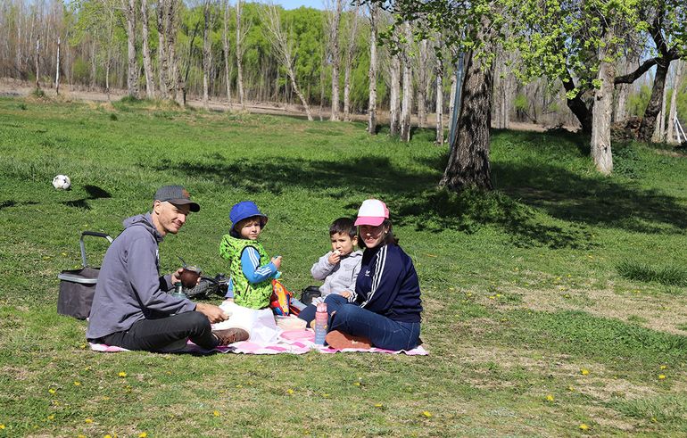 El pronóstico del tiempo será agradable este domingo. Algo fresco pero soleado. El pronóstico del tiempo será agradable este domingo. Algo fresco pero soleado.