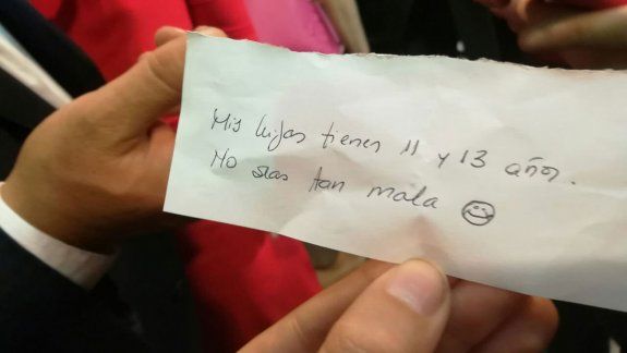 Polémica sesión por un papel que envió Caputo a diputada