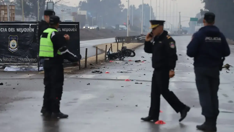 Formularon cargos a la mujer que causó la muerte de una motociclista en Centenario