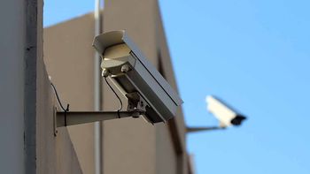 Expertos en ciberseguridad alertan sobre la circulación de videos íntimos obtenidos de manera ilegal y vendidos en la web. Expertos en ciberseguridad alertan sobre la circulación de videos íntimos obtenidos de manera ilegal y vendidos en la web.