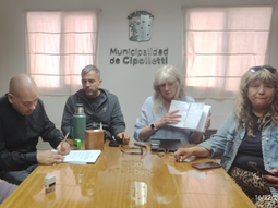 Los gremios municipales decidieron aceptar la propuesta salarial del Ejecutivo, a excepción de ATE. Los gremios municipales decidieron aceptar la propuesta salarial del Ejecutivo, a excepción de ATE.