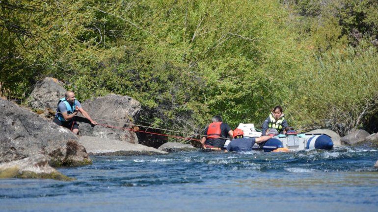 Junín de los Andes: rescataron a una familia que navegaba en una zona prohibida por su peligrosidad