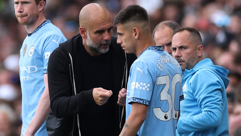 Pep Guardiola no ocultó su enojo por el presente del Diablito Echeverri y apuntó contra su agente