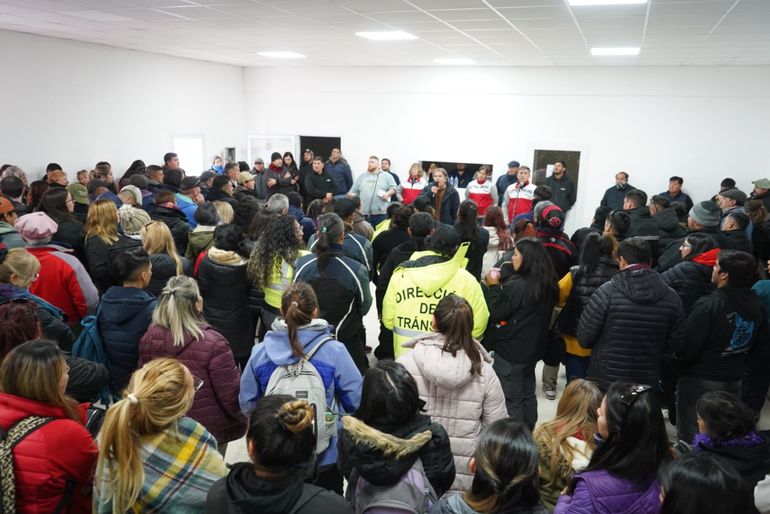 La asamblea de Sitramune resolvió rechazar la oferta del Ejecutivo y hay cuarto intermedio hasta el martes 22 de abril. La asamblea de Sitramune resolvió rechazar la oferta del Ejecutivo y hay cuarto intermedio hasta el martes 22 de abril.
