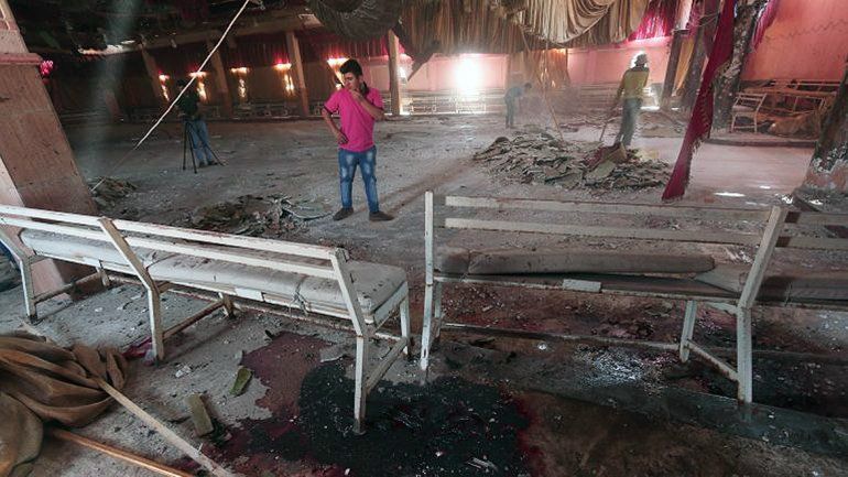 El esposo integra una fuerza que combate al EI