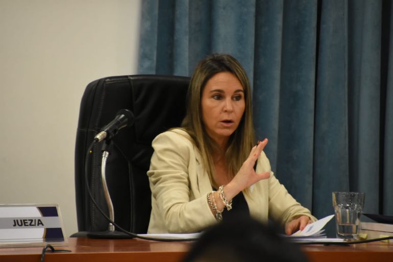 La jaeza Estefanía Sauli, formuló cargos a los 20 imputados y dio un plazo de investigación de un año por una