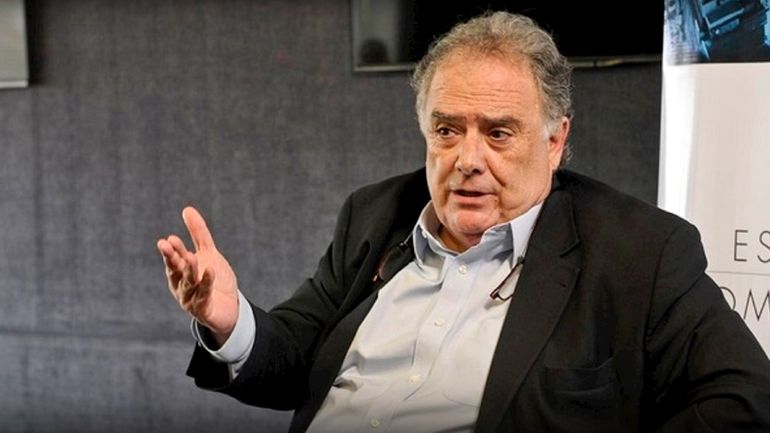 Cuando era chico, Valdés vivió en la calle Independencia al 600 y luego en Talero al 400, Cuando era chico, Valdés vivió en la calle Independencia al 600 y luego en Talero al 400,