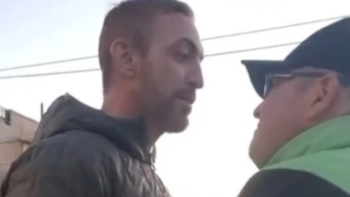 El funcionario de la fiscalía de Caleta Olivia, cara a cara con el agente de Seguridad Vial de Chubut. El funcionario de la fiscalía de Caleta Olivia, cara a cara con el agente de Seguridad Vial de Chubut.