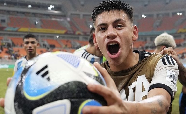 Sorpresa: Mascherano convocó al Diablito Echeverri para la sub 23