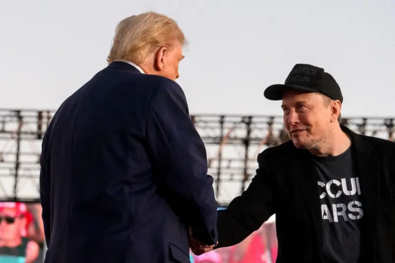 Donald Trump y Elon Musk en un evento de campaña.